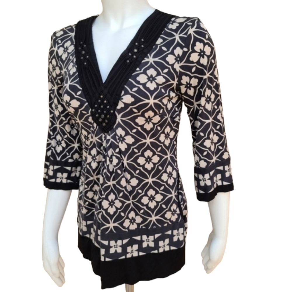 HALE BOB Studded Silk Blouse S Monogram 3/4 Sleeve No Wrinkle Travel Top - Picture 15 of 16